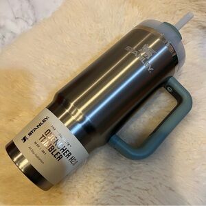 Stanley FlowState Quencher H2.0 Tumbler - Silver